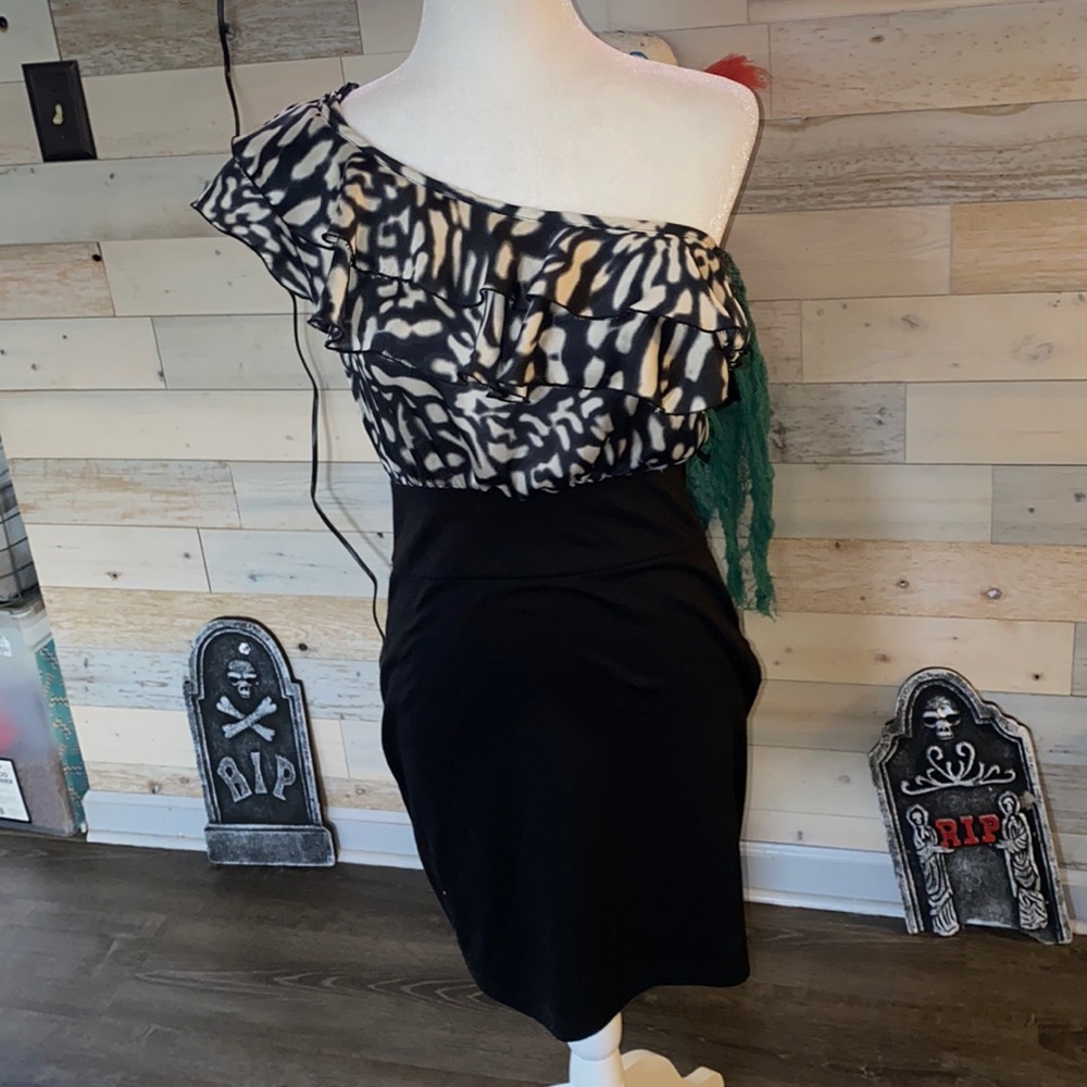 Off the shoulder dress 🖤